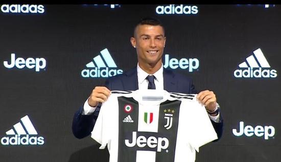 Ronaldo bierze udział w spotkaniu Juventusu, aby pokazać koszulkę nr 7